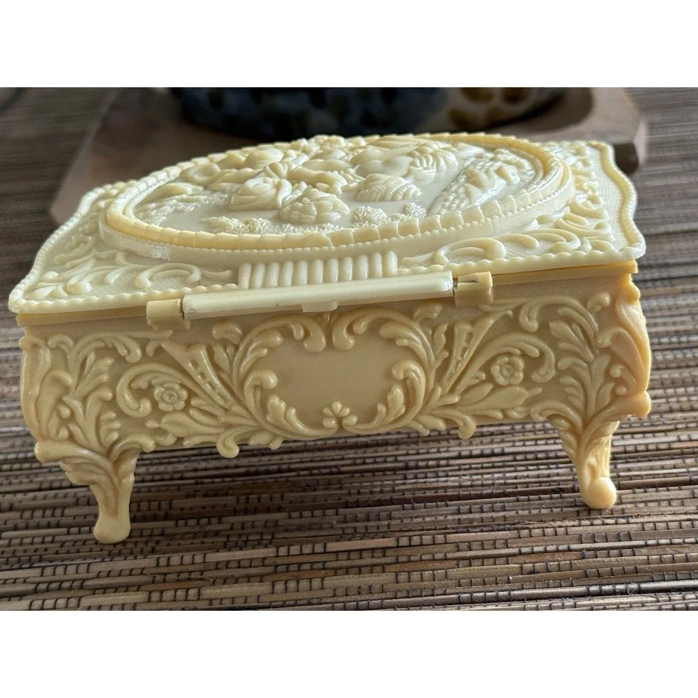 Vintage Celluloid Plastic Jewelry Trinket Box Beige Victorian Style MCM 4.5